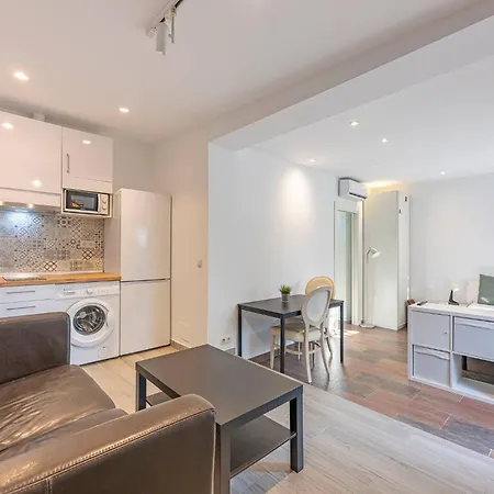 Apartment Cozy With Ac & Barbecue, Close To The Sea *