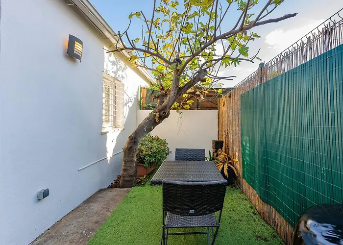 Apartmán Cozy With Ac & Barbecue, Close To The Sea *